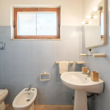 Apartment 5 Minuti A Piedi Dal Mare- Con Veranda *